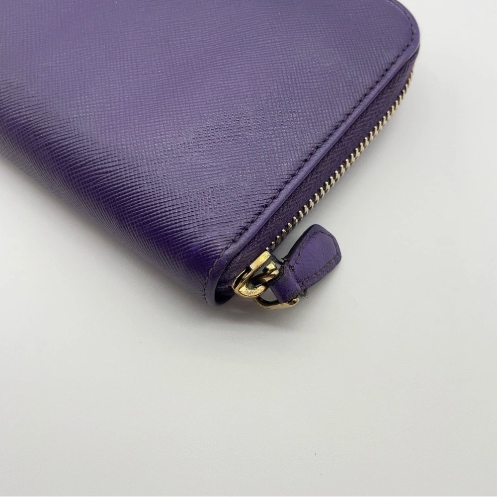 Auth PRADA Saffiano Leather Purple
Round Zipper Long Wallet W/C - Picture 8 of 16